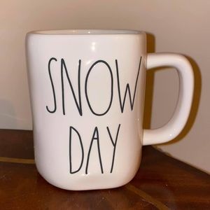Rae Dunn 🇺🇸 VHTF SNOW DAY MUG